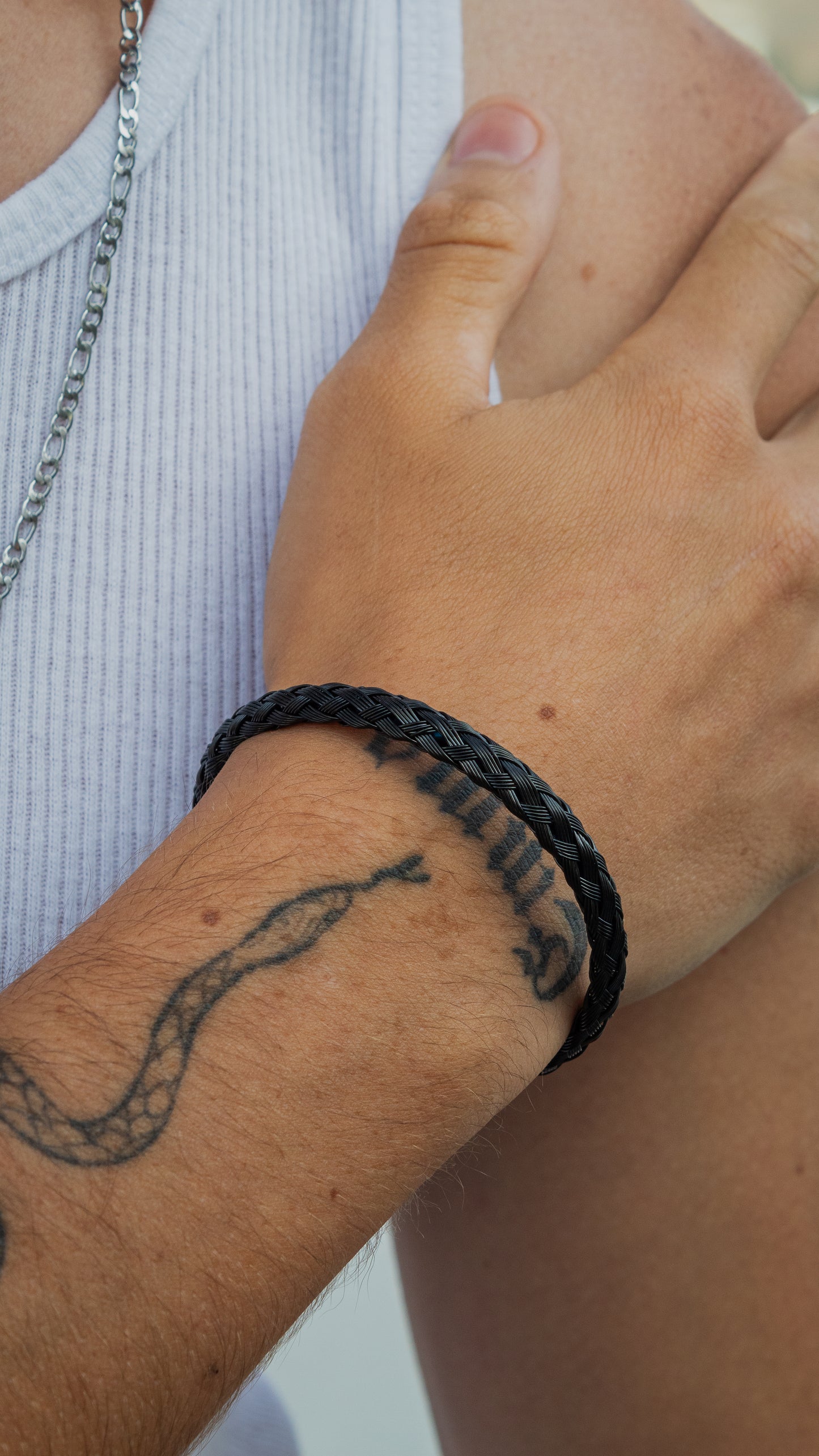 BRAZALETE TRENZADO COLOR NEGRO | BRA-45