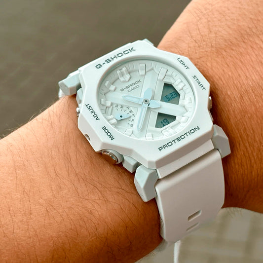 GA-2300-7ADR | RELOJ DE GOMA CASIO G-SHOCK DE DAMA - BLANCO