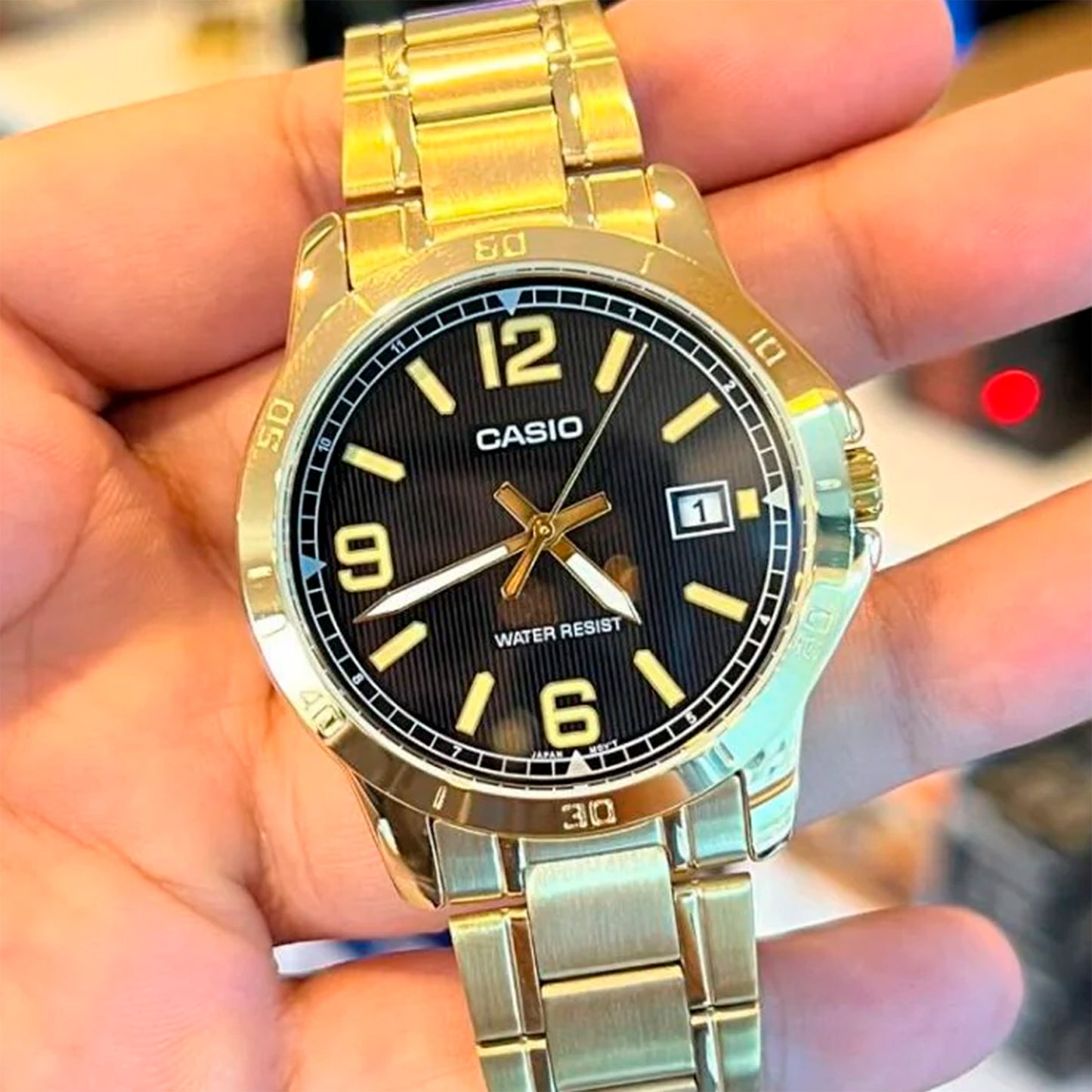 MTP-V004G | RELOJ PARA HOMBRE CASIO - DORADO NEGRO Y BLANCO