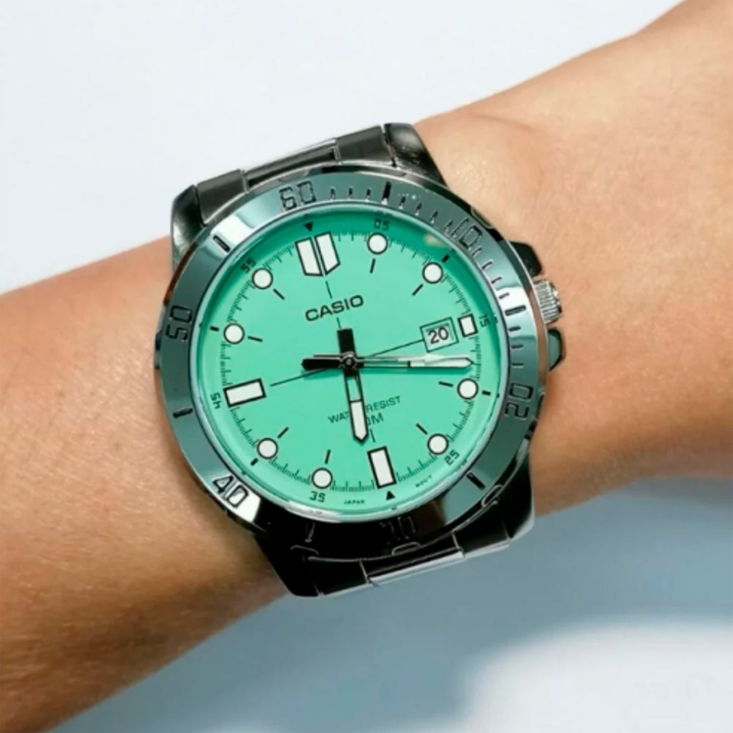 MTP-VD01D | RELOJ PARA HOMBRE CASIO - VERDE, CELESTE, ROJO