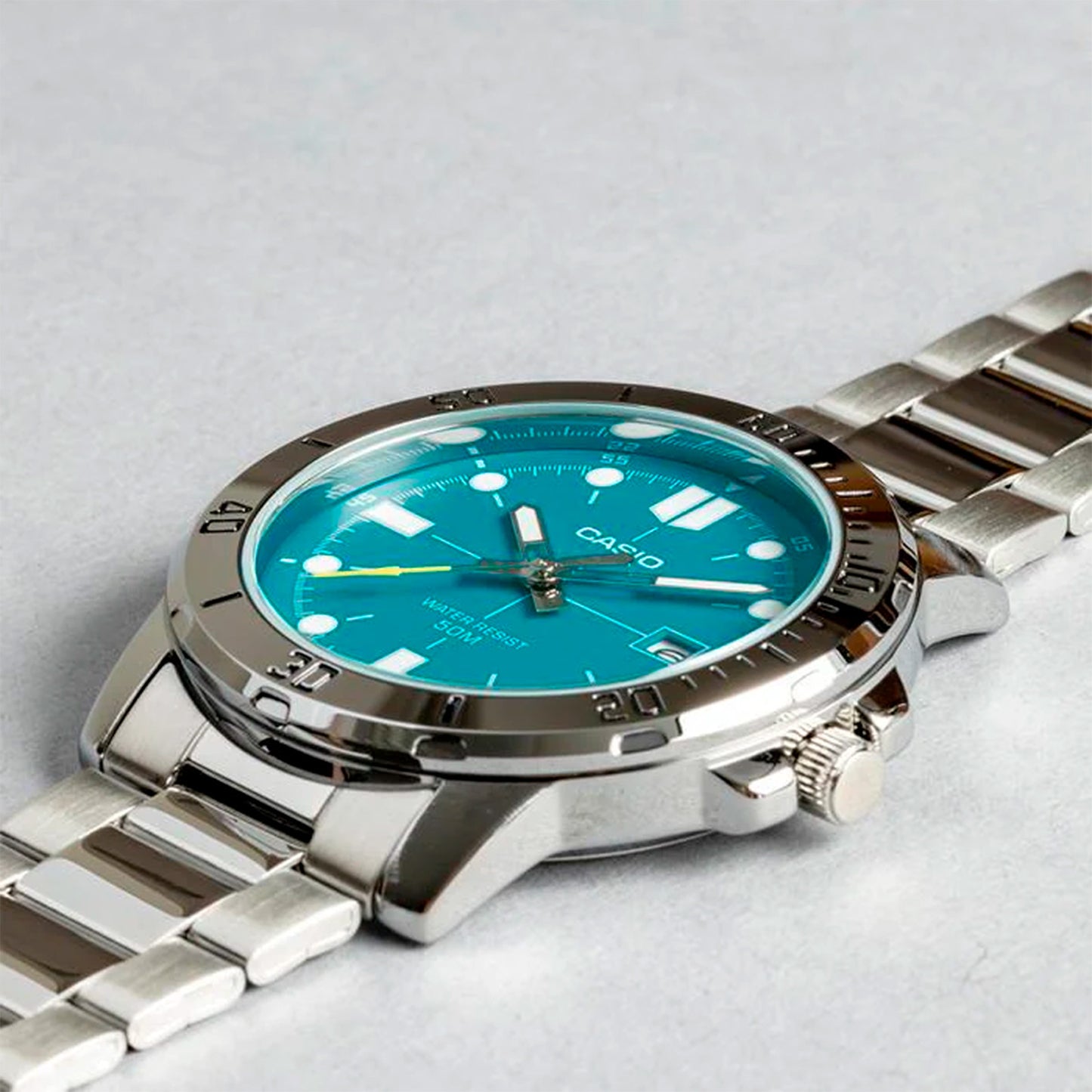 MTP-VD01D | RELOJ PARA HOMBRE CASIO - VERDE, CELESTE, ROJO